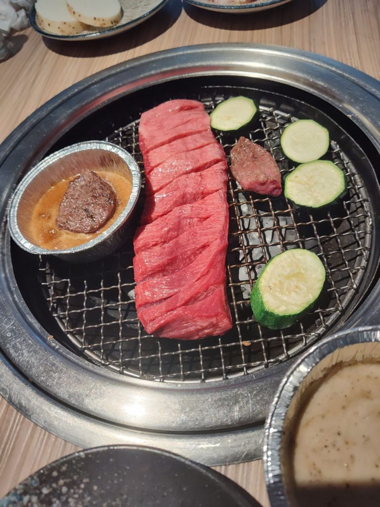 路易奇電力公司，路易奇電力公司菜單，和牛，燒肉，吃到飽