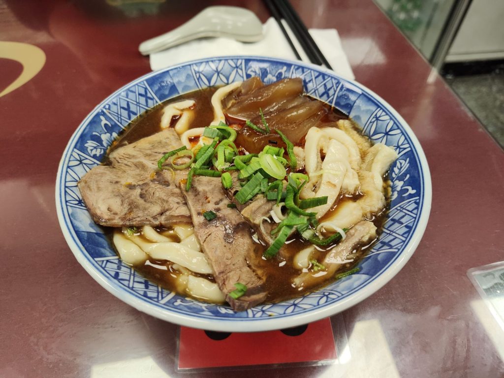 清真黃牛肉麵館，清真黃牛肉麵館菜單，台北車站美食，西門美食，加湯，加麵，續湯，續麵