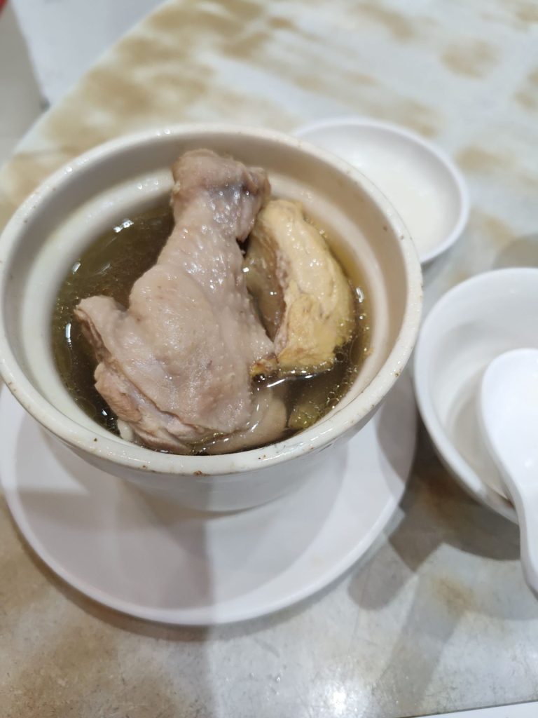 黃龍莊元盅雞湯陶盅特寫