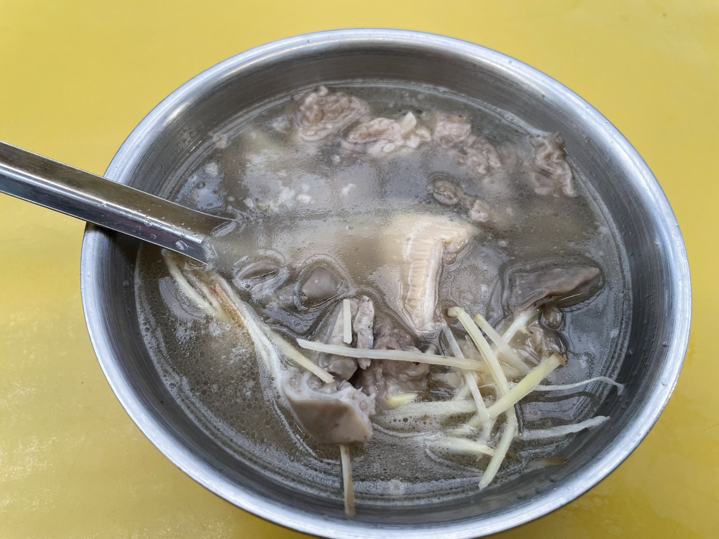 郭家炒牛肉自製沙茶沾醬特寫