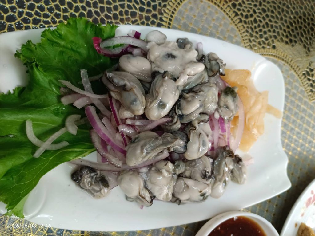 宜蘭新店小吃部涼拌生蚵特寫