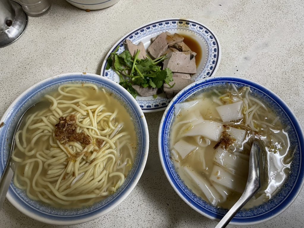 蘆洲大廟口切仔麵招牌切仔麵粿仔湯黑白切組合