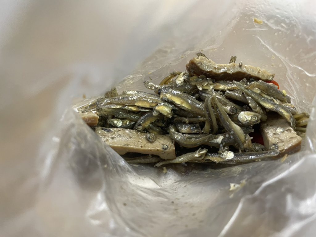 富宏牛肉麵小魚乾拌豆幹小菜特寫