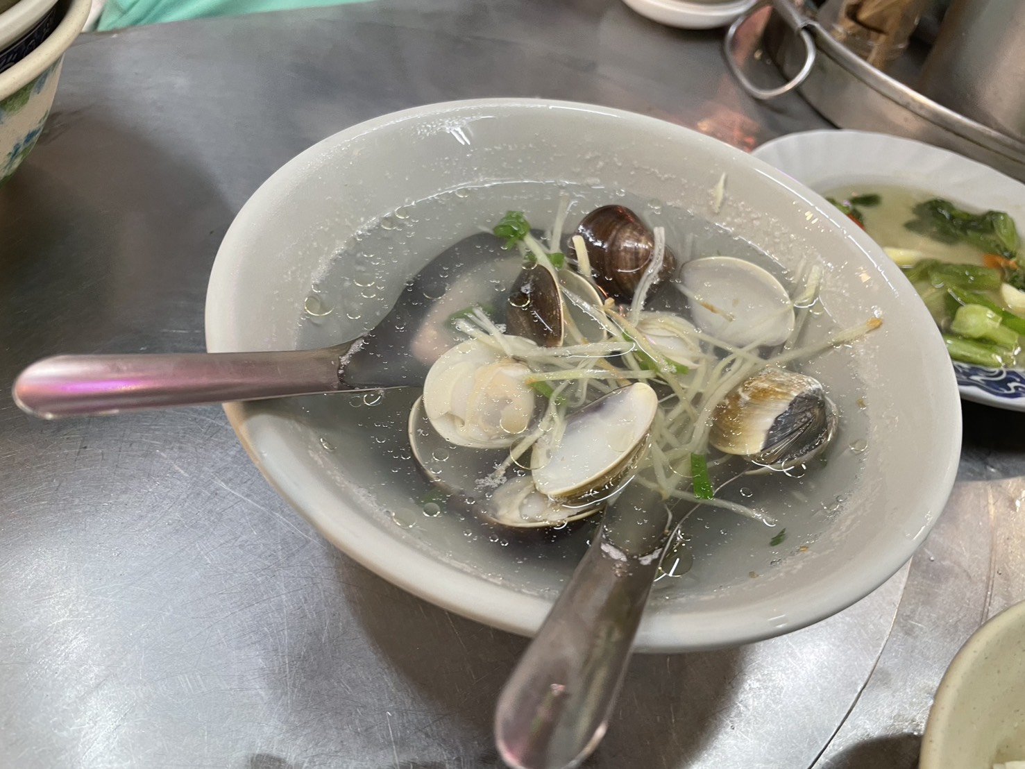 基隆廟口8號旗魚飯 蛤仔湯特寫