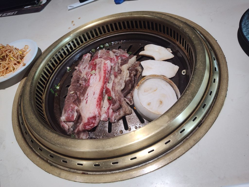 Maple Tree House楓樹韓國烤肉 帶骨牛小排生肉特寫