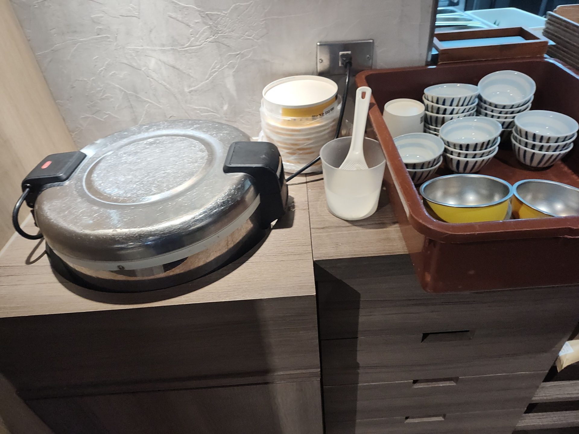 品田牧場台北光復南店 後場備料區
